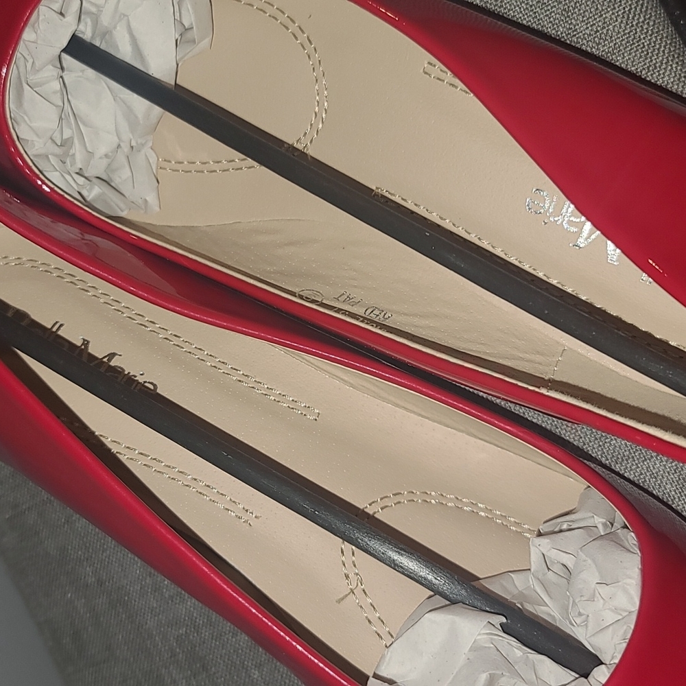 Red flats - Picture 4 of 4